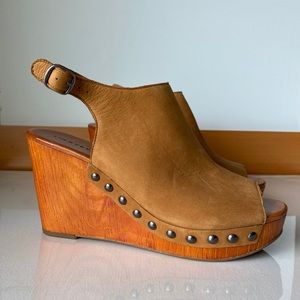 Lucky Brand Wedge Sandal in sesame brown